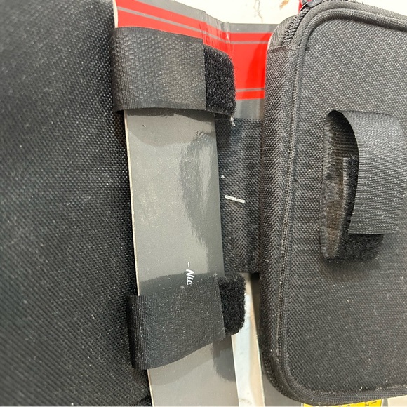 Bell Stowaway Bike Phone & Storage Bag.   NWOT - Picture 5 of 5